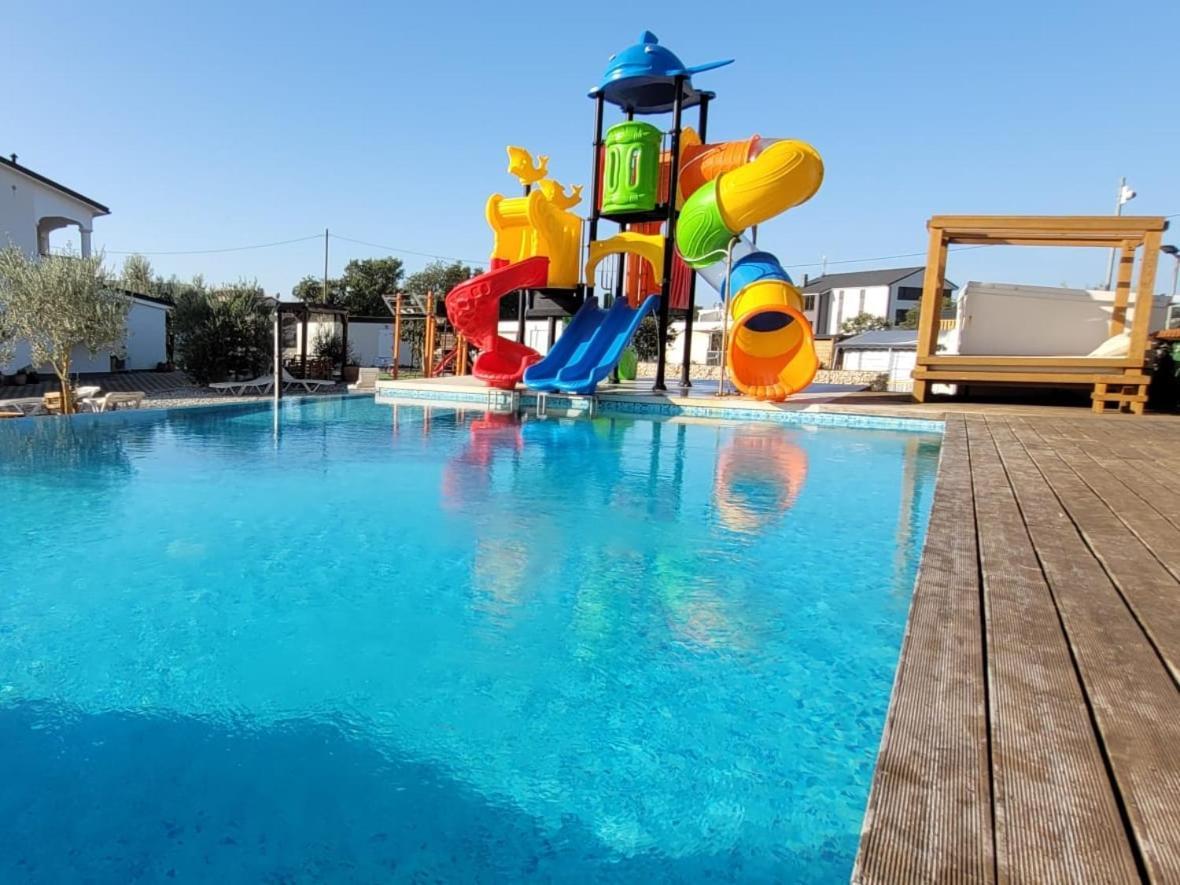 Mobilehome Elena Premium With Pool, Istria Banjole Dış mekan fotoğraf